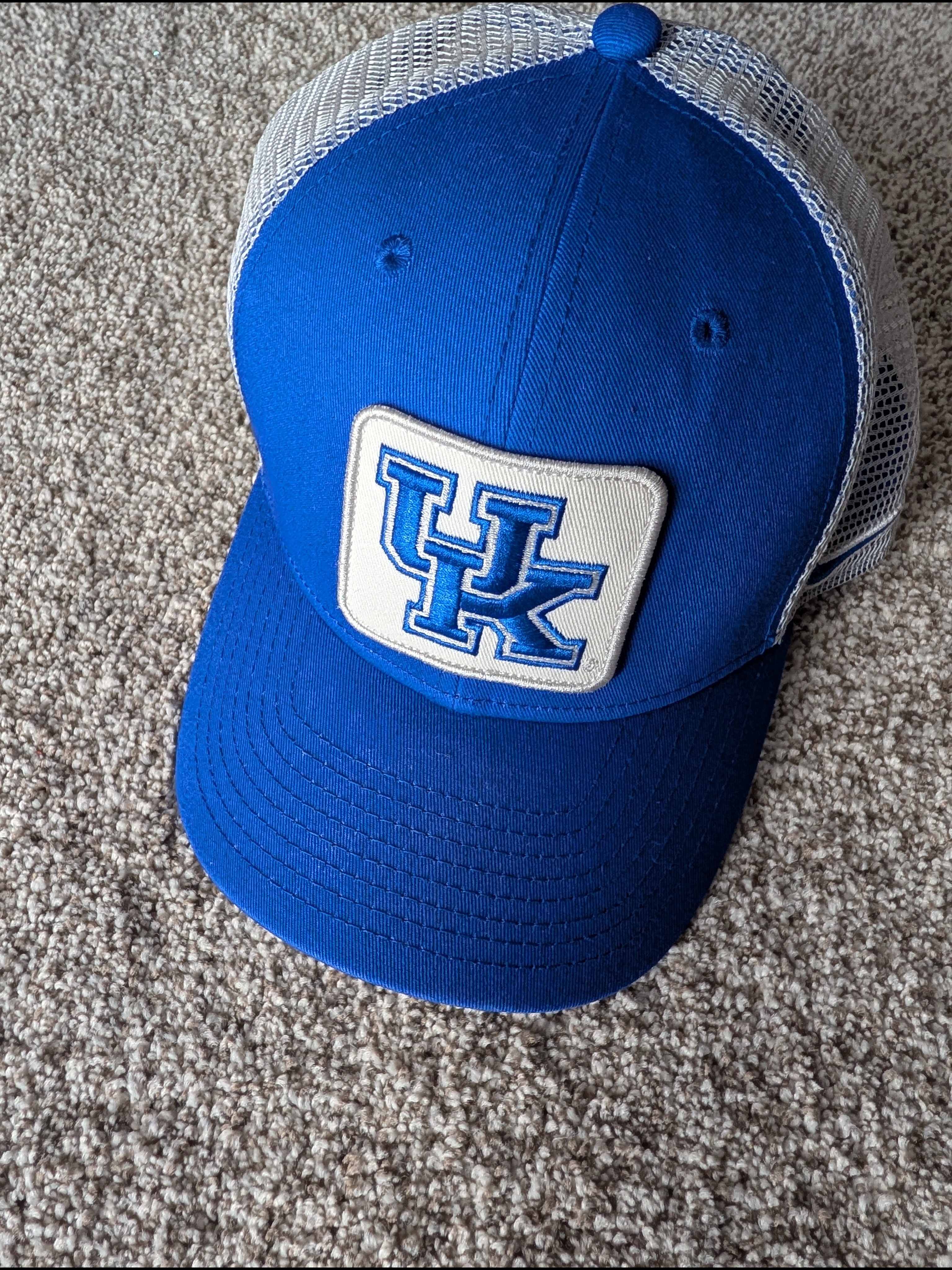 University Of Kentucky Wildcats Nike Mesh Trucker Hat